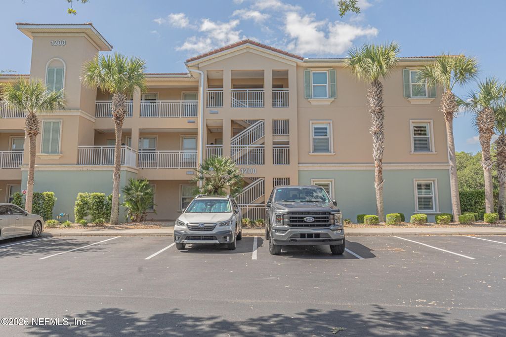 1200 CANOPY WALK Lane 1233, Palm Coast, FL 32137