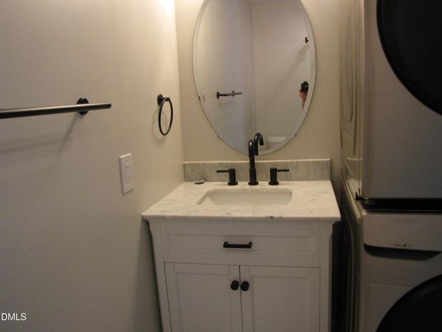 220 Elizabeth Street Apt B2, Chapel Hill, NC 27514