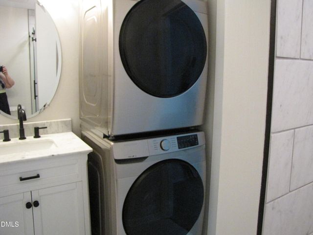 220 Elizabeth Street Apt B2, Chapel Hill, NC 27514