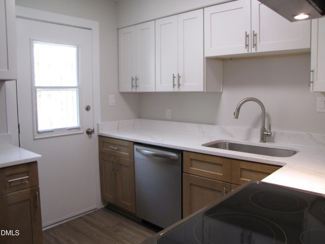220 Elizabeth Street Apt B2, Chapel Hill, NC 27514