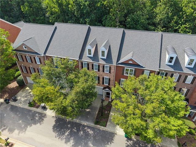 4305 Village Green Drive, Roswell, GA 30075