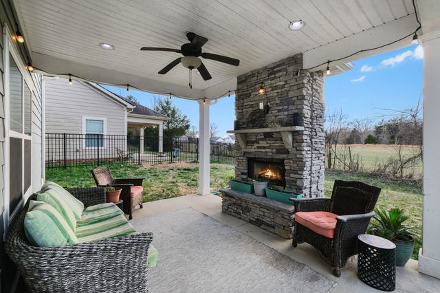 1134 Cotillion Dr, Murfreesboro, TN 37128