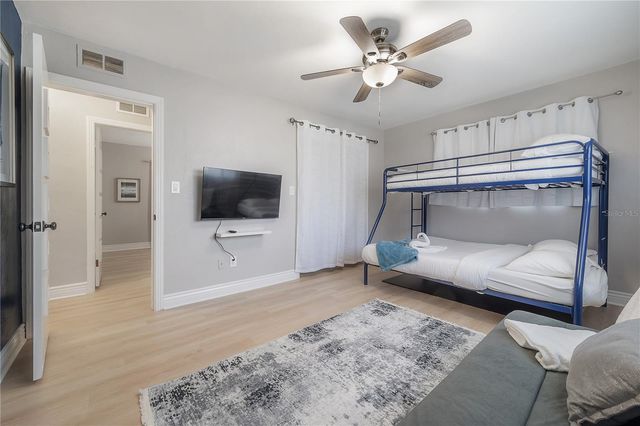 2916 W COLLINS STREET, Tampa, FL 33607