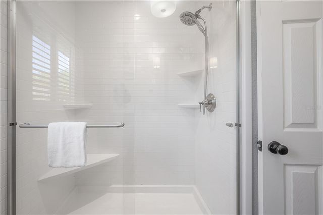 2916 W COLLINS STREET, Tampa, FL 33607