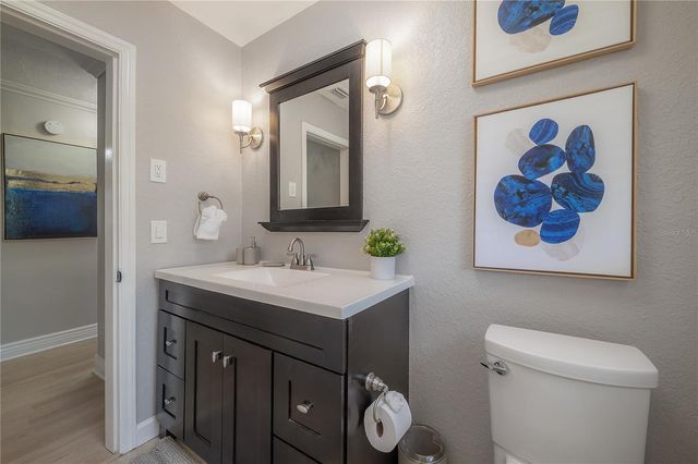 2916 W COLLINS STREET, Tampa, FL 33607