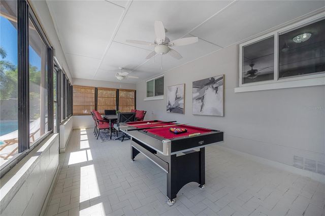 2916 W COLLINS STREET, Tampa, FL 33607