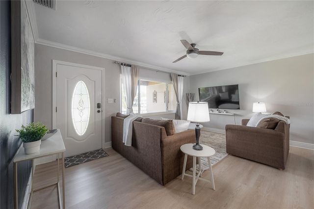 2916 W COLLINS STREET, Tampa, FL 33607