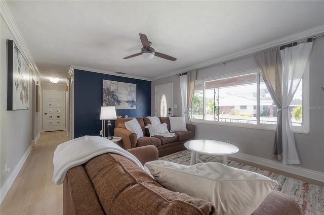 2916 W COLLINS STREET, Tampa, FL 33607