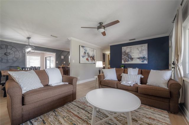 2916 W COLLINS STREET, Tampa, FL 33607