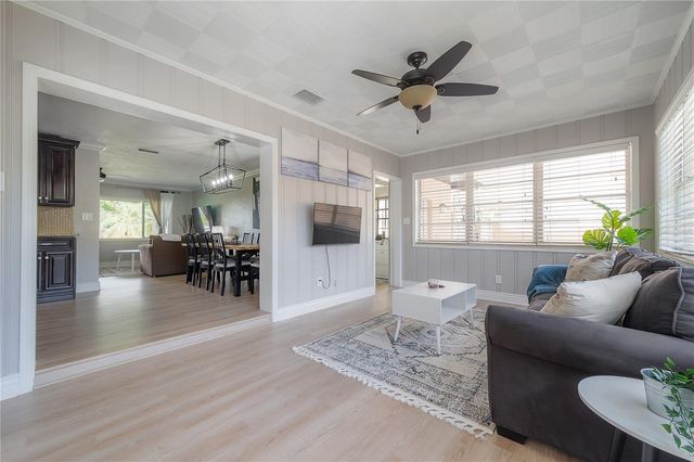 2916 W COLLINS STREET, Tampa, FL 33607