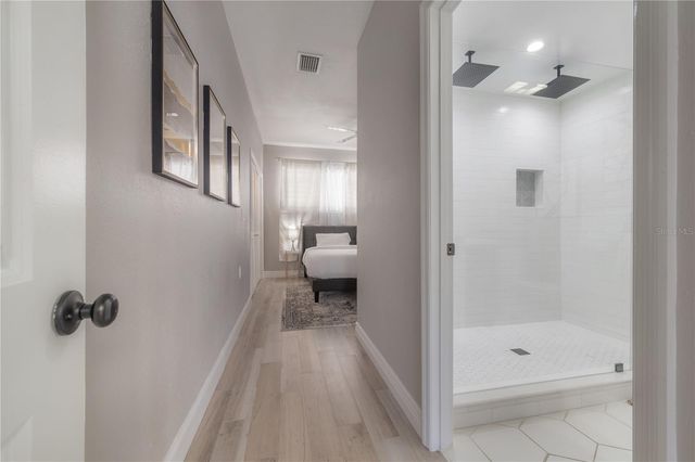 2916 W COLLINS STREET, Tampa, FL 33607