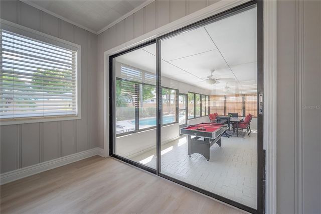 2916 W COLLINS STREET, Tampa, FL 33607