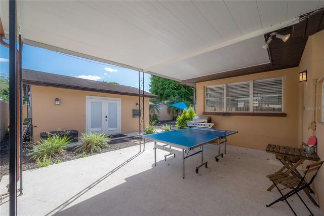 2916 W COLLINS STREET, Tampa, FL 33607