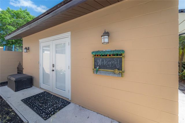 2916 W COLLINS STREET, Tampa, FL 33607