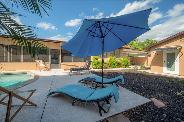 2916 W COLLINS STREET, Tampa, FL 33607