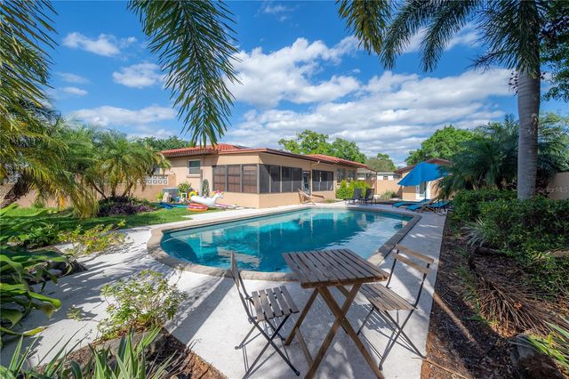 2916 W COLLINS STREET, Tampa, FL 33607