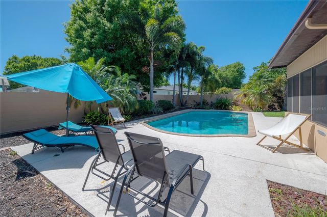 2916 W COLLINS STREET, Tampa, FL 33607