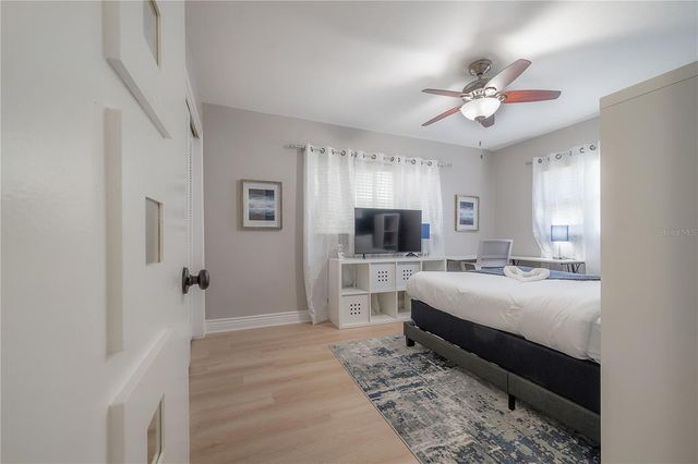 2916 W COLLINS STREET, Tampa, FL 33607