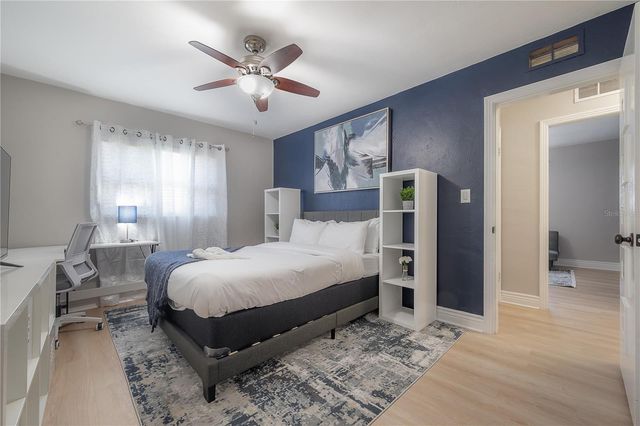 2916 W COLLINS STREET, Tampa, FL 33607