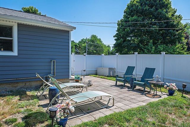 1 Eastmor Lane, Hampton, NH 03842