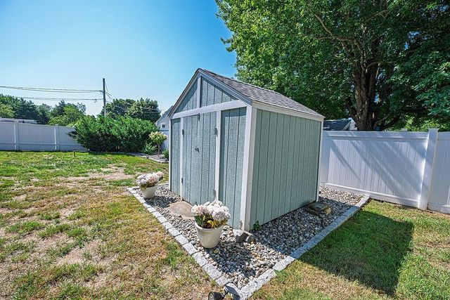 1 Eastmor Lane, Hampton, NH 03842