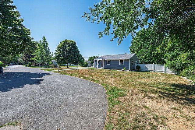 1 Eastmor Lane, Hampton, NH 03842