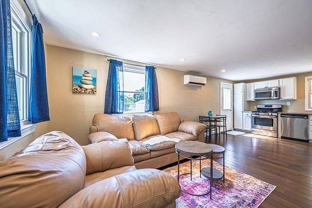 1 Eastmor Lane, Hampton, NH 03842