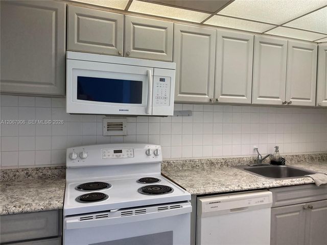 1000 West Avenue 605, Miami Beach, FL 33139