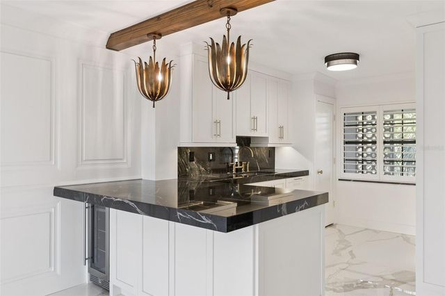 100 S INTERLACHEN AVENUE 404, Winter Park, FL 32789