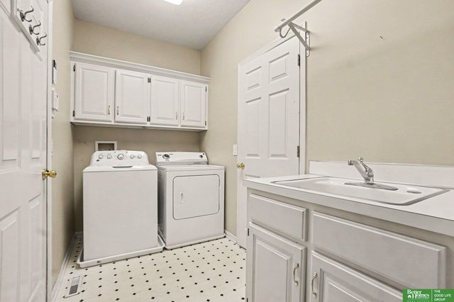 5801 S 119th Plaza, Omaha, NE 68137
