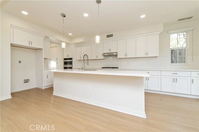 1320 Sun Dial, Tustin, CA 92782