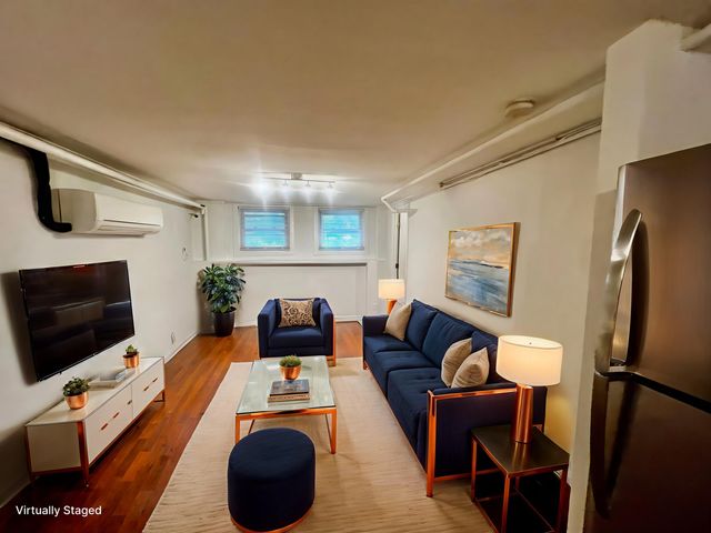 1243 N Damen Avenue G, Chicago, IL 60622
