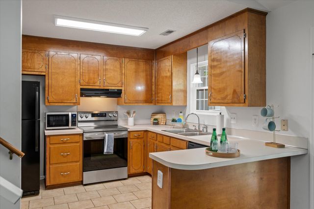 8655 Bentwood Drive, North Charleston, SC 29406