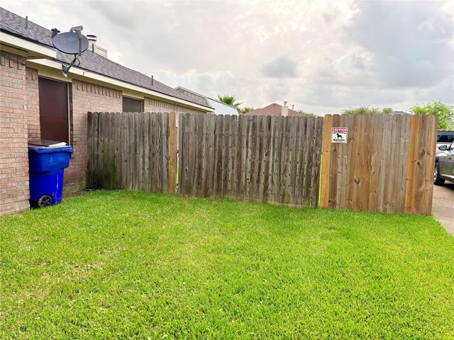 8010 Dogwood Court, Baytown, TX 77523
