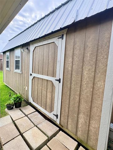 8010 Dogwood Court, Baytown, TX 77523