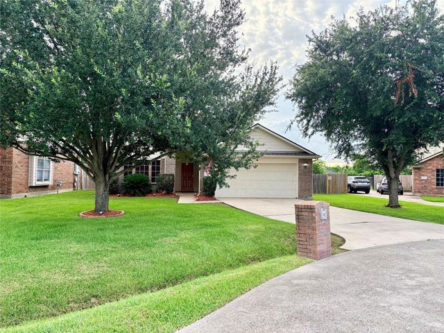 8010 Dogwood Court, Baytown, TX 77523