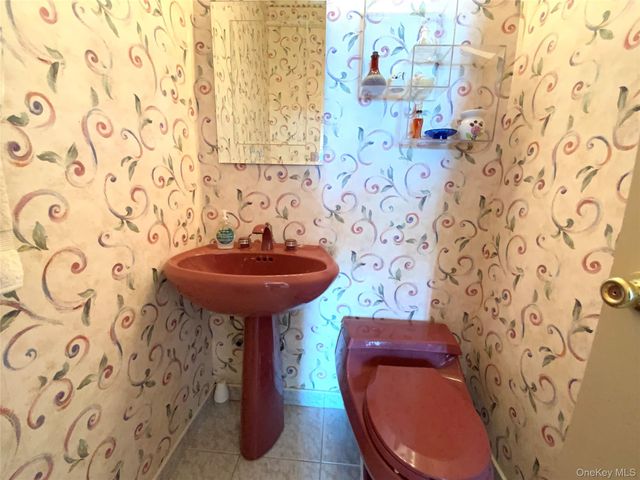 27110 Grand Central Parkway 23O, Floral Park, NY 11005