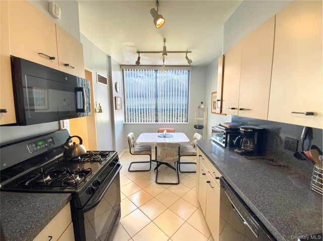27110 Grand Central Parkway 23O, Floral Park, NY 11005