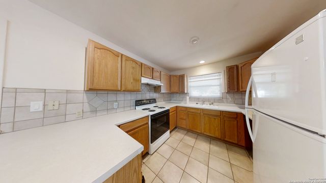 459 harcourt, San Antonio, TX 78223