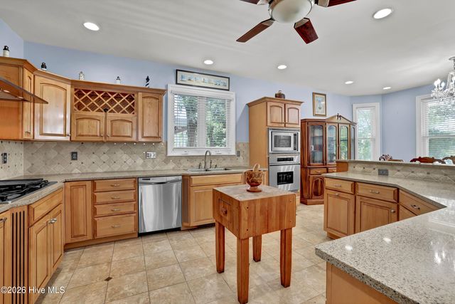 213 Oak Outlook Way, Carolina Beach, NC 28428
