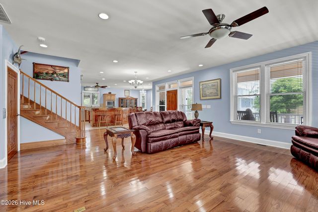 213 Oak Outlook Way, Carolina Beach, NC 28428