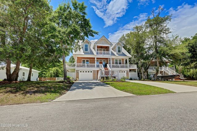 213 Oak Outlook Way, Carolina Beach, NC 28428