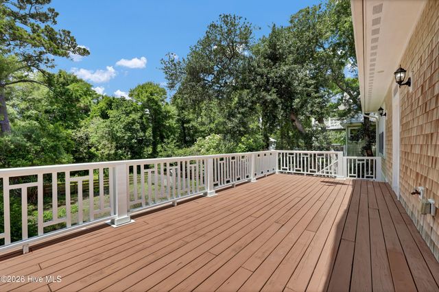 213 Oak Outlook Way, Carolina Beach, NC 28428