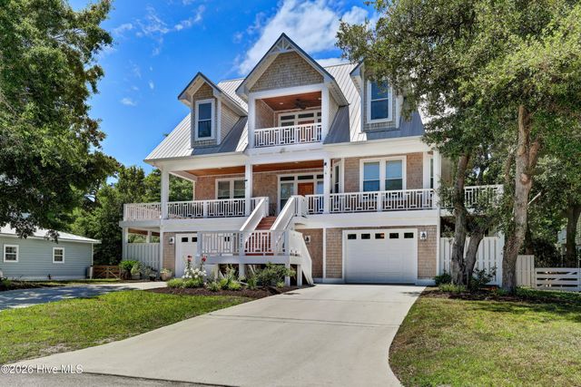 213 Oak Outlook Way, Carolina Beach, NC 28428
