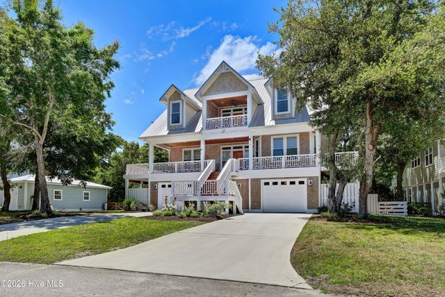 213 Oak Outlook Way, Carolina Beach, NC 28428