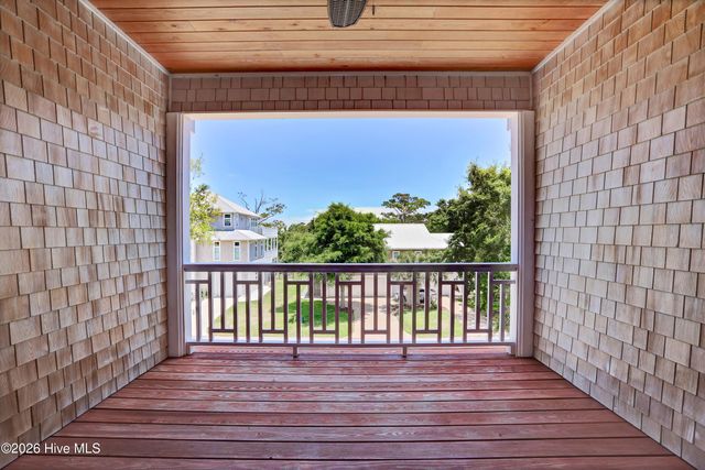 213 Oak Outlook Way, Carolina Beach, NC 28428