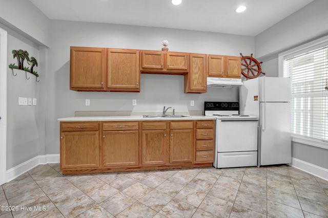 213 Oak Outlook Way, Carolina Beach, NC 28428