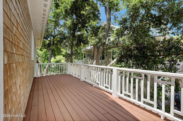 213 Oak Outlook Way, Carolina Beach, NC 28428