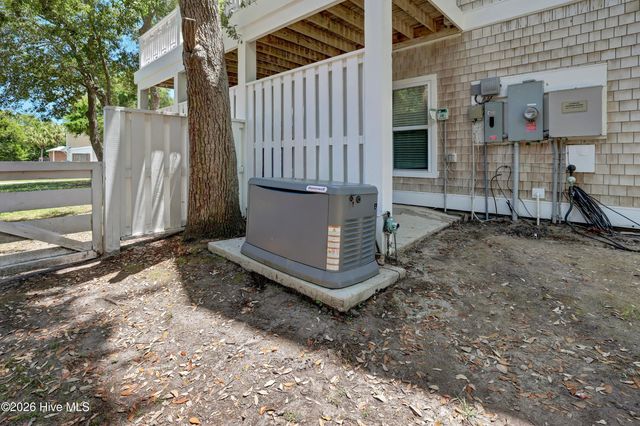 213 Oak Outlook Way, Carolina Beach, NC 28428