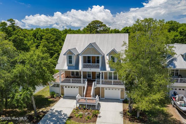 213 Oak Outlook Way, Carolina Beach, NC 28428
